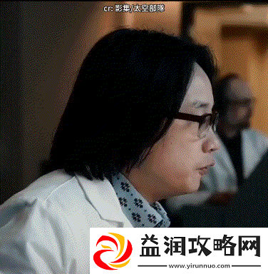 侃爷老婆格莱美红毯一丝不挂