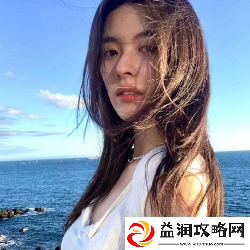 一面膜胸口一面吃下部位片段引发争议