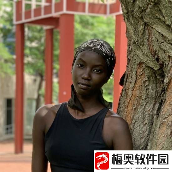 腿长比例惊人的黑珍珠美人