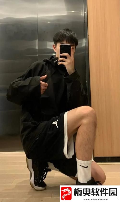 帅气体育生Gary演绎荒诞派揭秘游戏解说圈的独门秘技