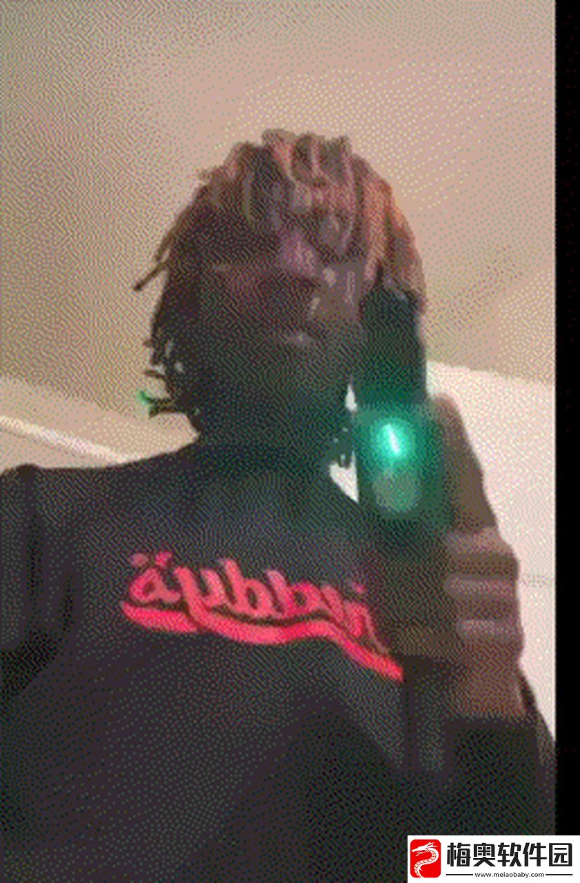 17岁说唱界奇才玩枪炫酷-科技圈新风潮
